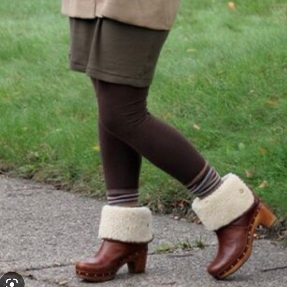 Ugg Lynnea shearling clogs